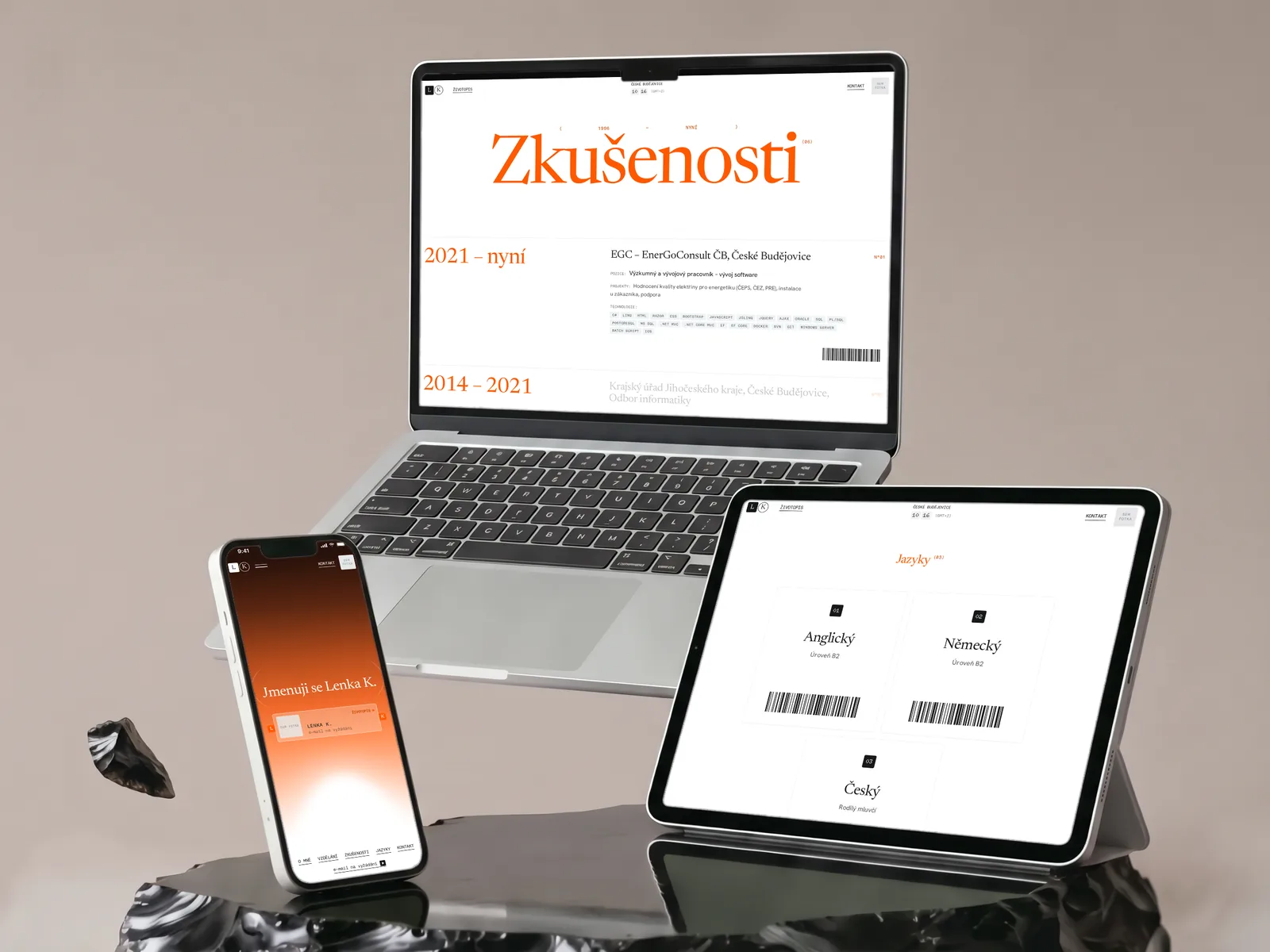 Web Lenky K. na notebooku, tabletu a telefonu: zkušenosti, úvod a jazyky