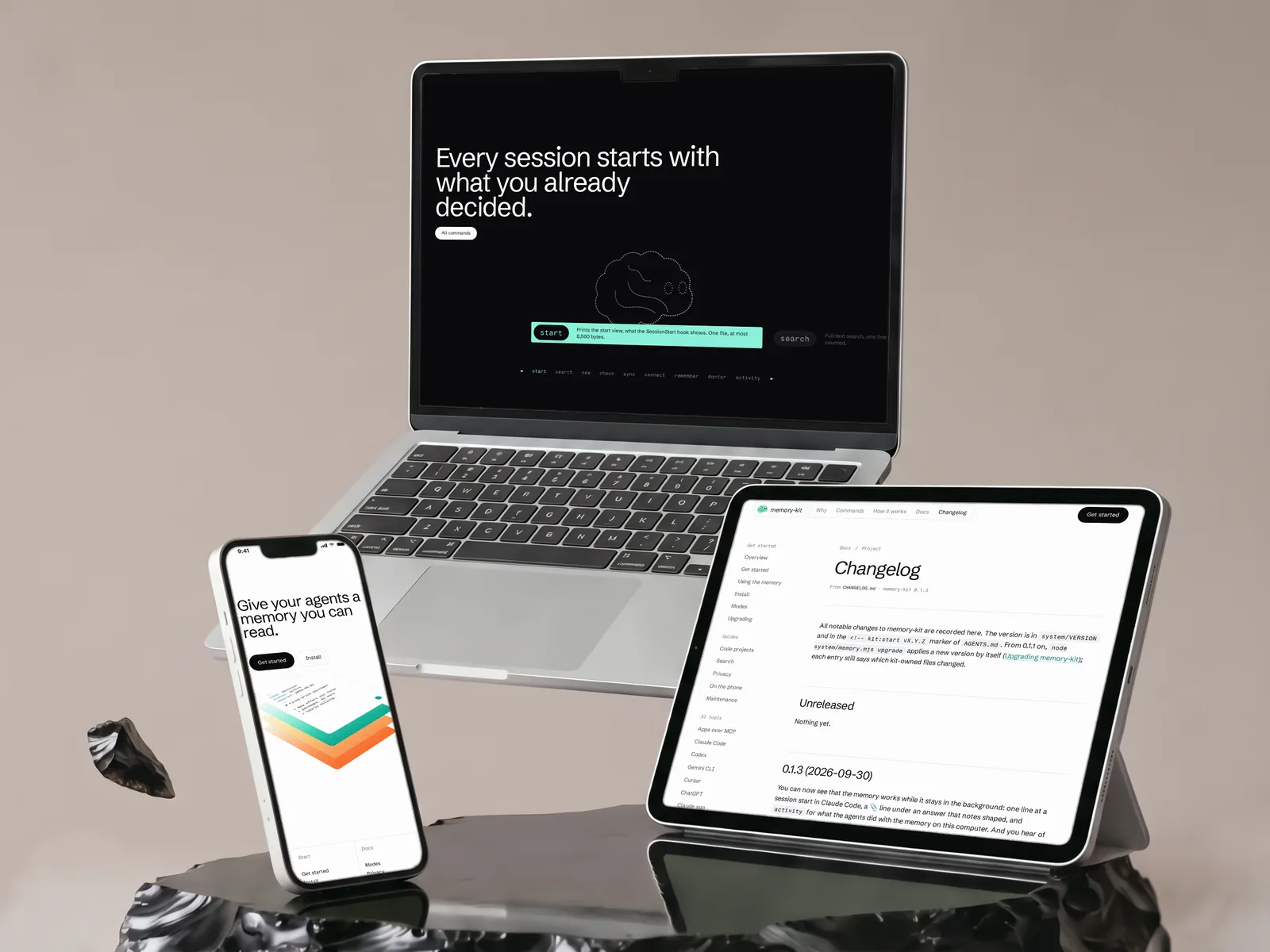 Web memory-kit na notebooku, tabletu a telefonu: příkazy, changelog a závěr stránky