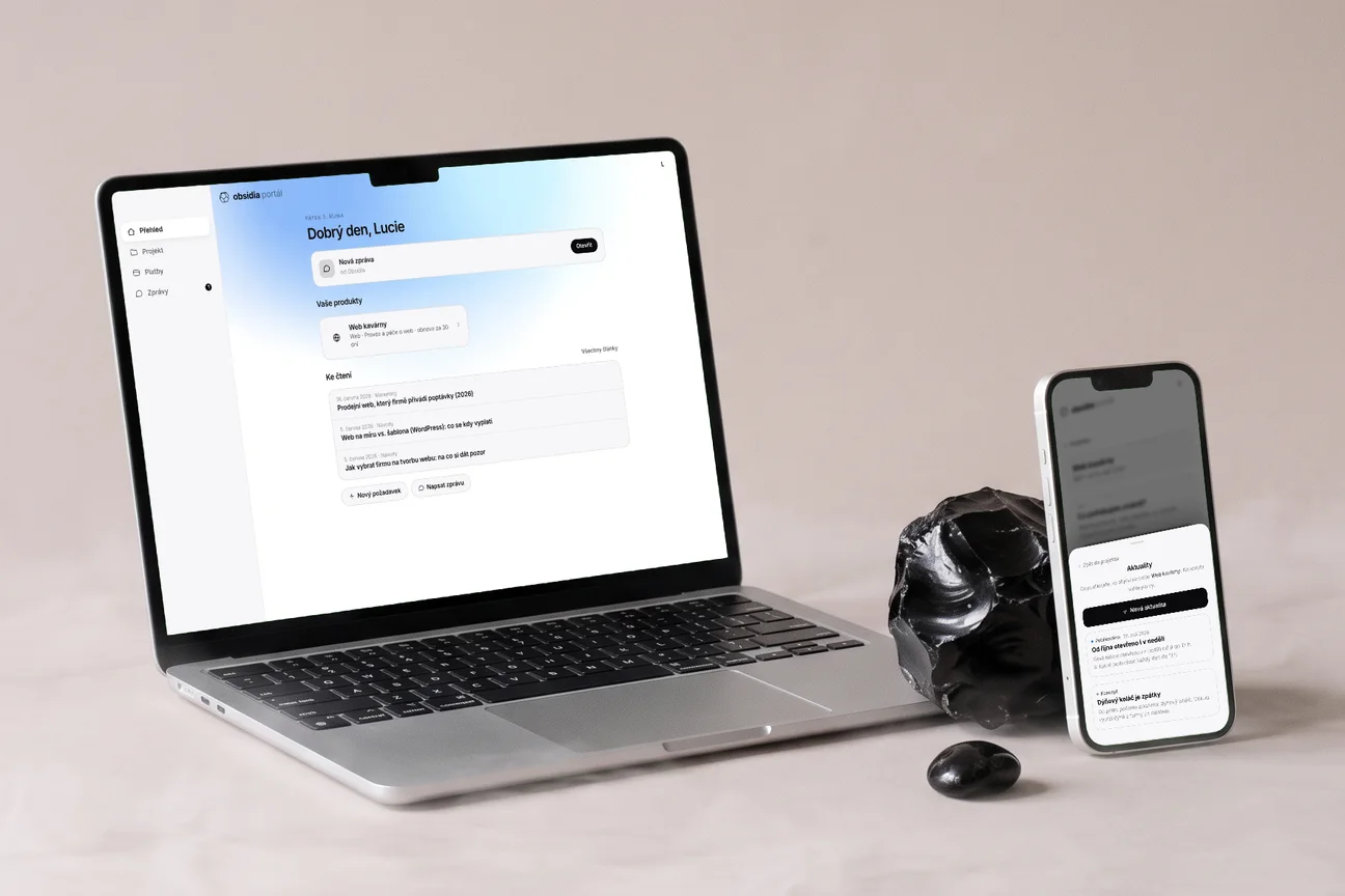 Klientský portál na notebooku a telefonu, ukázková data